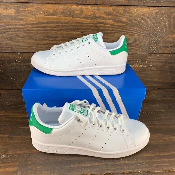 Adidas Stan Smith Juniors Shoes - Picture 2 of 9